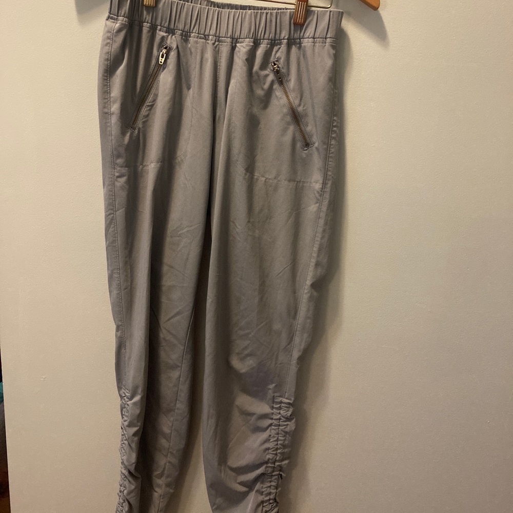 Athletic joggers